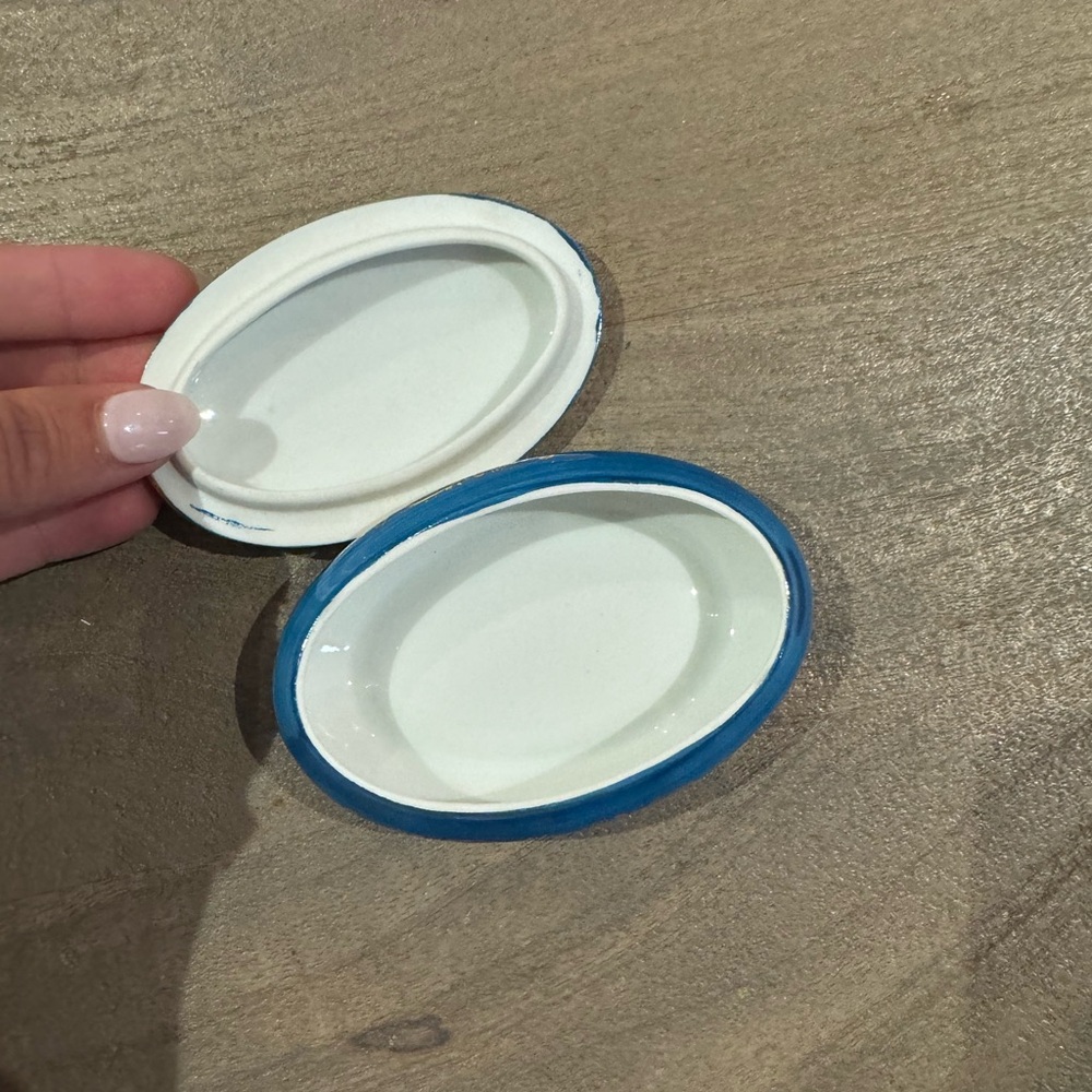 Limoges France oval vintage trinket box - Picture 3 of 10